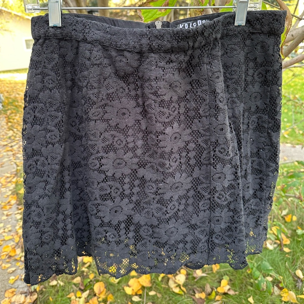 Women’s Volcom skirt
